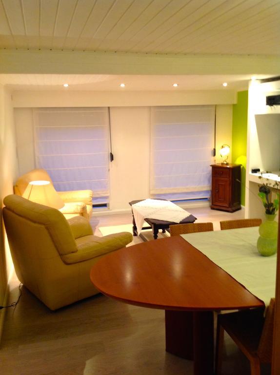 Holiday Home Harmony Brecht Стая снимка